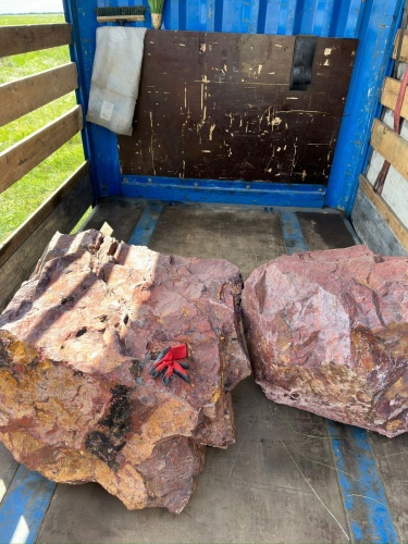 Ландшафтные глыбы красно-фиолетовые 200-1000 килограмм купить в Пушкино