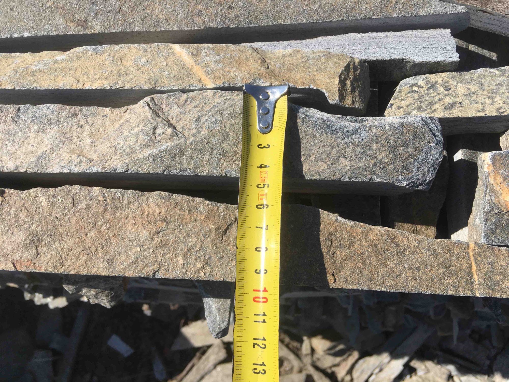 Горбушка златолит мультиколор для облицовки купить в Пушкино