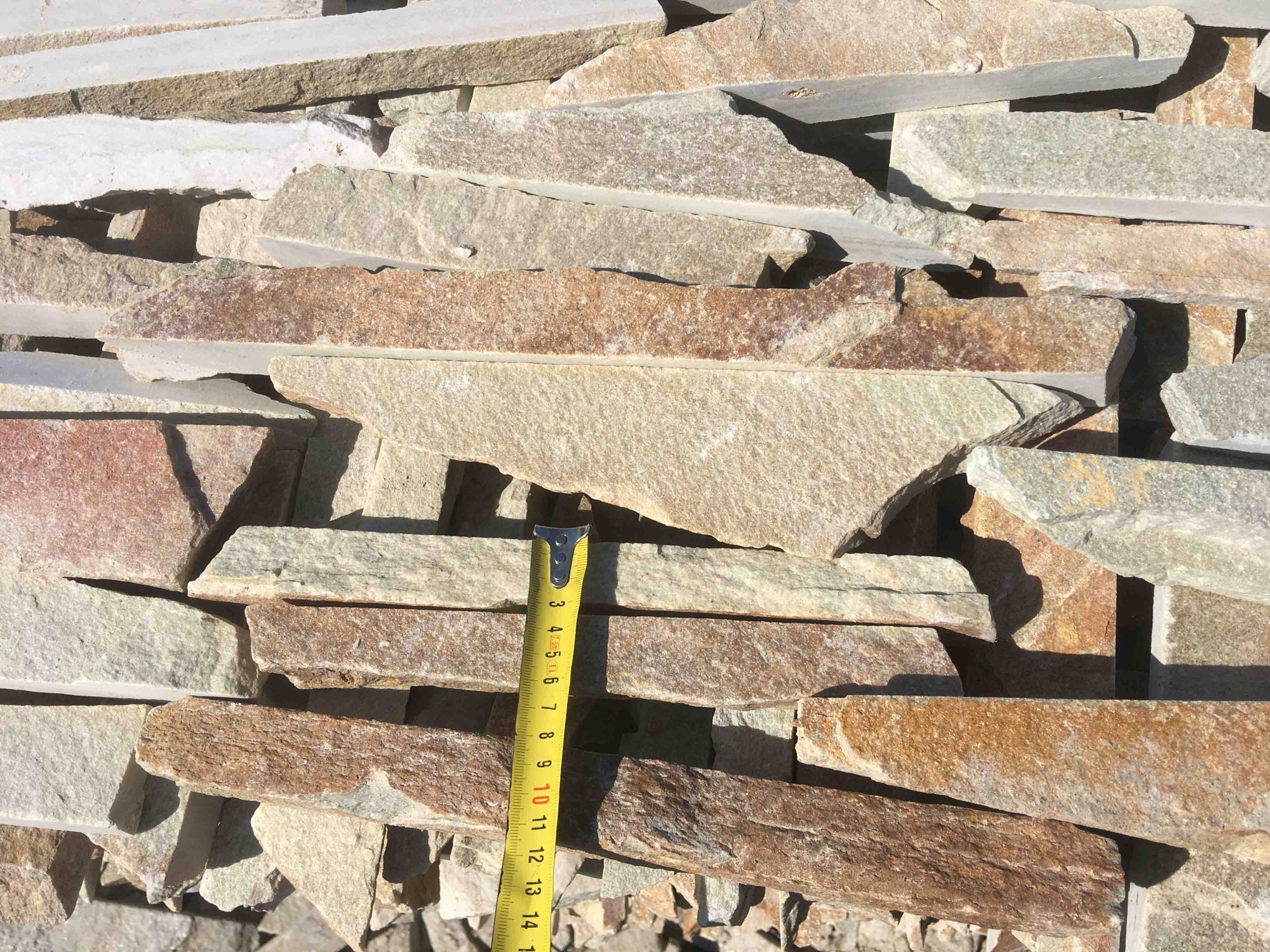 Горбушка златолит золотистый для облицовки купить в Пушкино