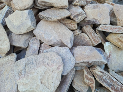 Златолит жёлтый, жёлто-зелёный глыбки и валуны для ланшафтного дизайна купить в Пушкино