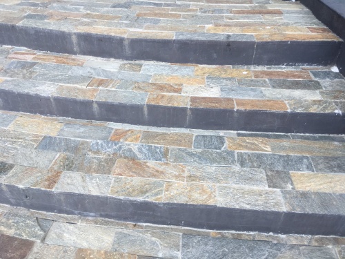 Плитка из Златолита Уральского для лестницы купить в Пушкино