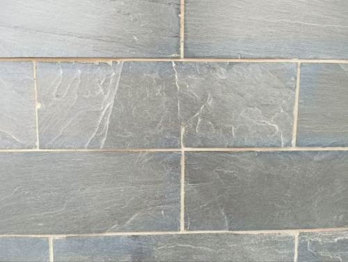 чёрная каменная плитка