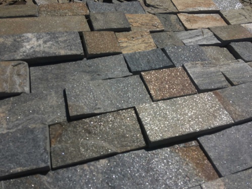 Плитка пилёная златолит Уральский для цоколя, отмостки купить в Пушкино