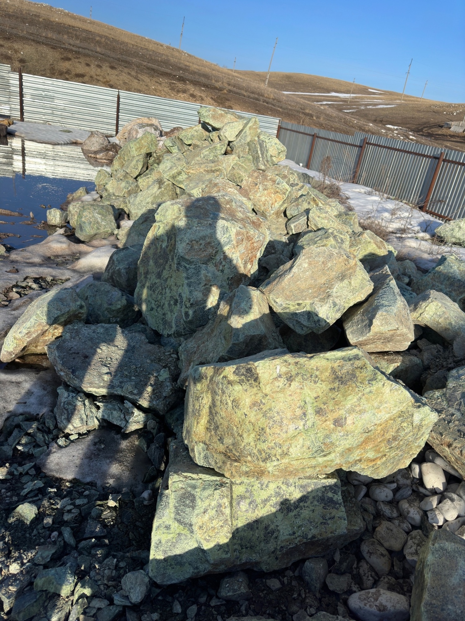 Камни для ландшафтного дизайна зелёные 10-60 килограмм купить в Пушкино