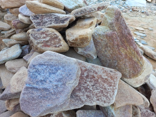 Златолит жёлтый, жёлто-зелёный глыбки и валуны для ланшафтного дизайна купить в Пушкино