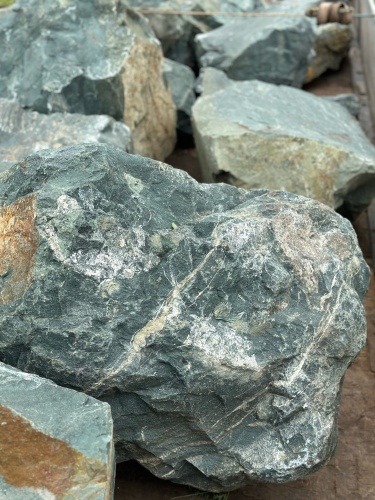 Камни для ландшафтного дизайна зелёные 10-60 килограмм купить в Пушкино