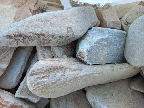 Златолит жёлтый, жёлто-зелёный глыбки и валуны для ланшафтного дизайна купить в Пушкино