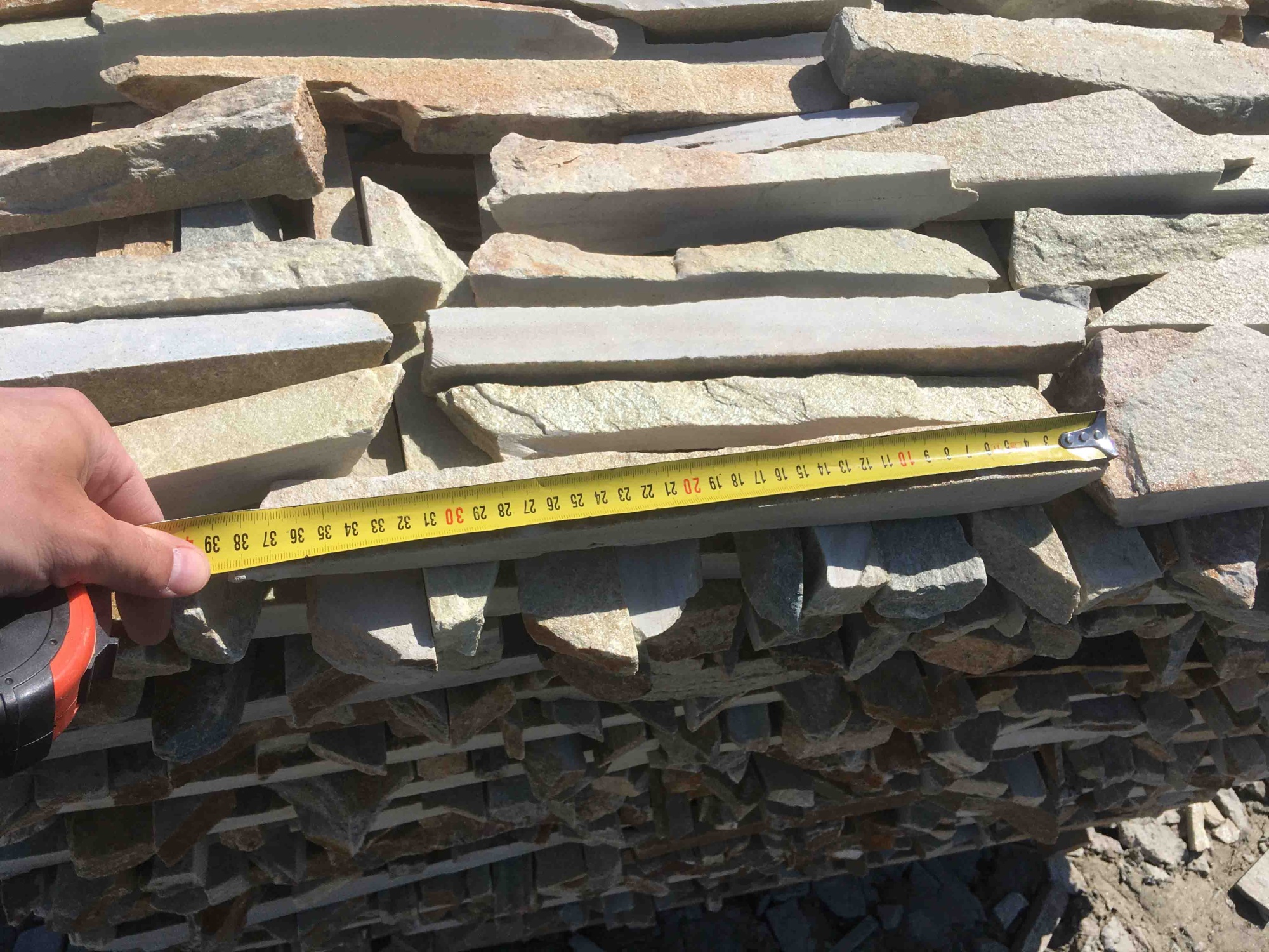 Горбушка златолит золотистый для облицовки купить в Пушкино