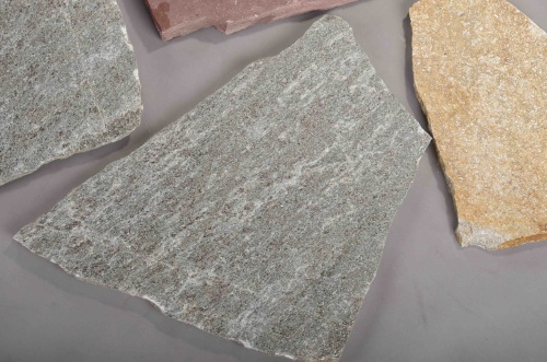 Плитняк златолит Уральский для цоколя, отмостки купить в Пушкино