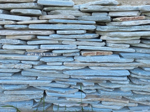 Плитняк златолит зелёный галтованный для цоколя купить в Пушкино