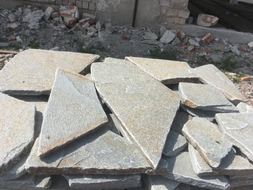 Златолит серебристый галтованный для лестниц купить в Пушкино